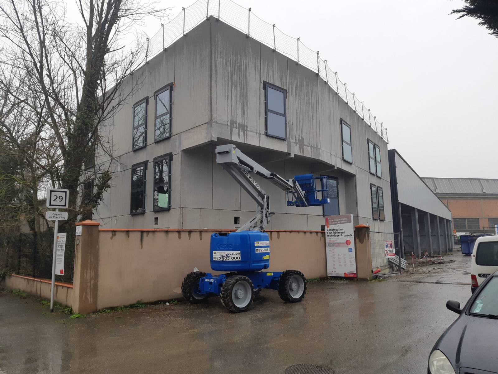 Pose d'une isolation ITE avec enduit pour des bâtiments professionnels à TOULOUSE (31)