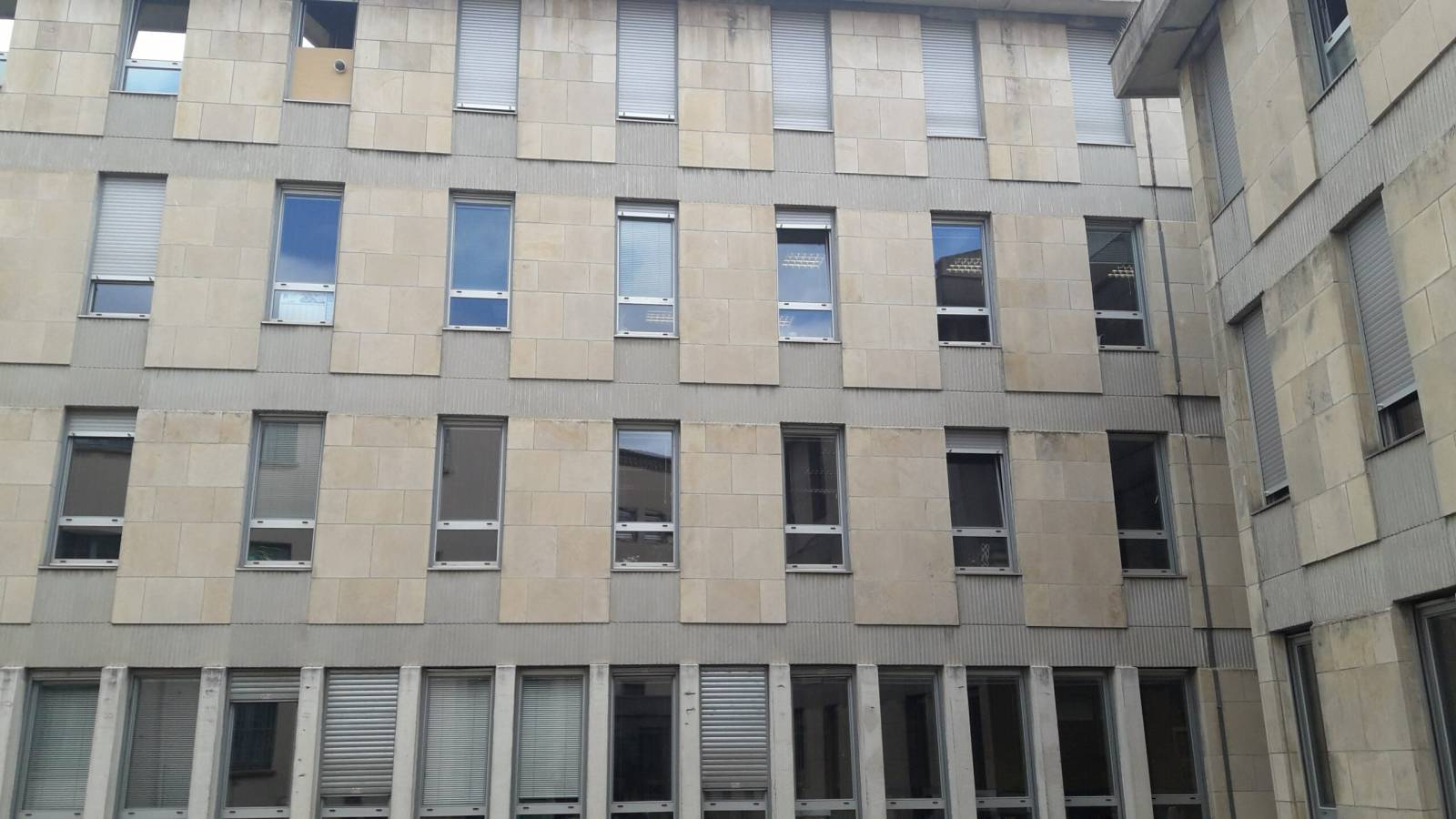 Valorisation et Réhabilitation de la Cité administrative avec pose d'ITE à CARCASSONNE (11)