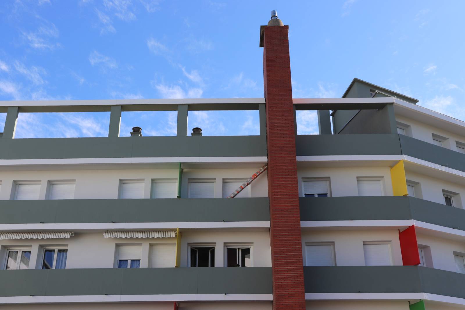 Isolation Thermique par l'extérieur de la cité moderne d'Auterive en Haute-Garonne.