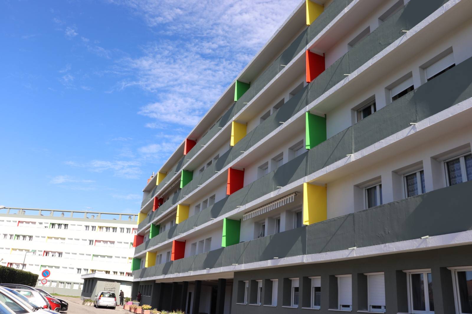 Isolation Thermique par l'extérieur de la cité moderne d'Auterive en Haute-Garonne.