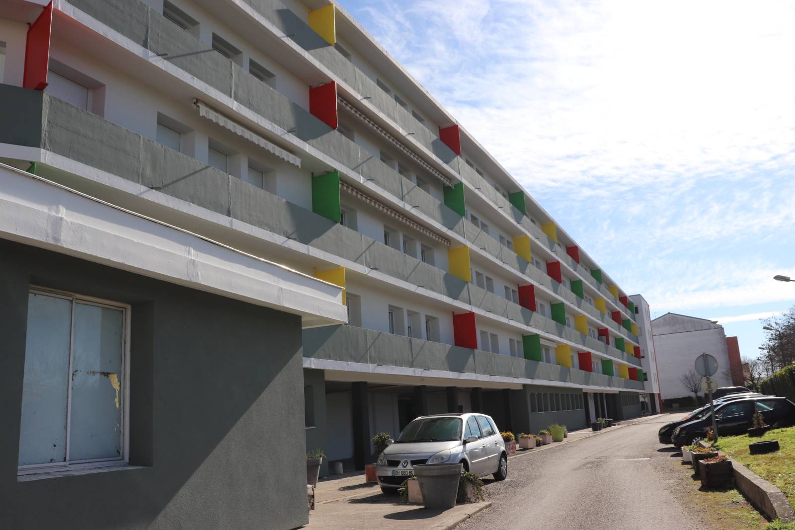 Isolation Thermique par l'extérieur de la cité moderne d'Auterive en Haute-Garonne.