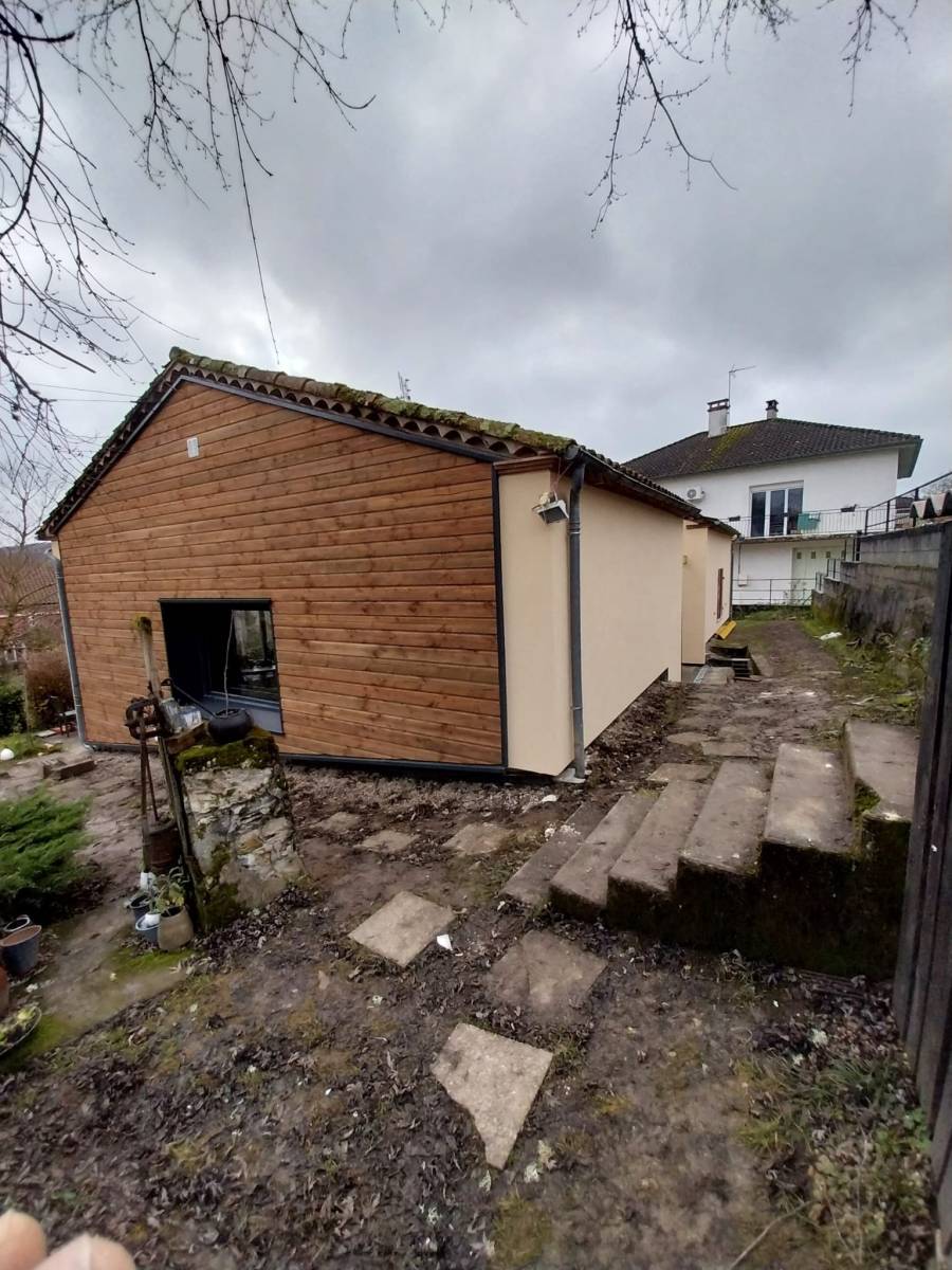 Pose de bardage en bois pour maison à Beauzelle